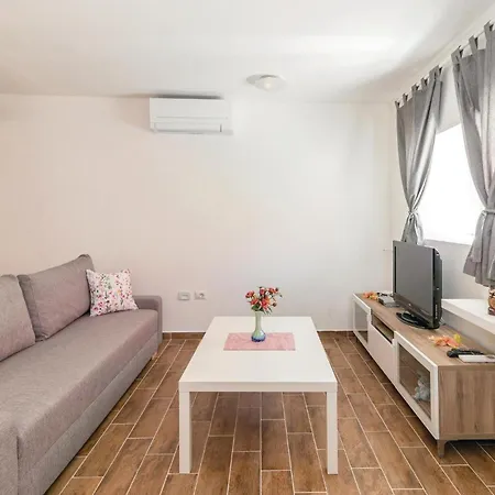Awesome In Marcana With Kitchen Holiday home
