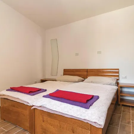 Awesome In Marcana With Kitchen Holiday home Orbanici