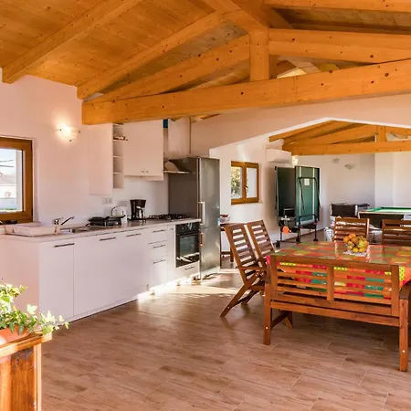 Awesome In Marcana With Kitchen Holiday home Orbanici