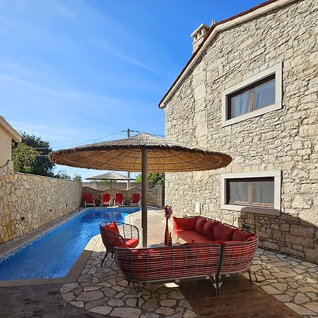 Awesome In Marcana With Kitchen Orbanići